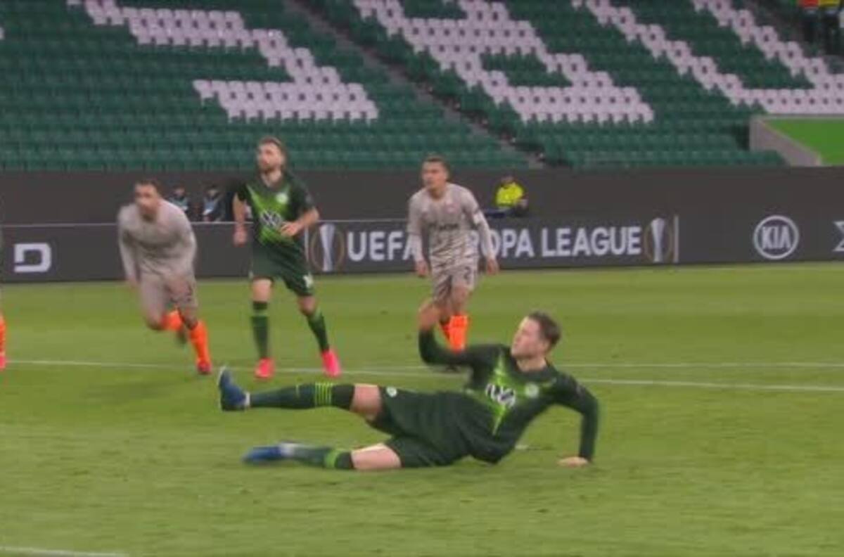 El peor lanzamiento penal del año fue ejecutado en la Europa League