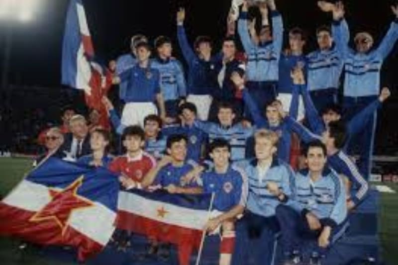 La invencible Yugoslavia de Mirko Jozic que ganó el Mundial Juvenil, con figuras consulares, como Davor Šuker, Zvonimir Boban o Robert Jarni.