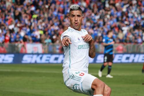 Leandro Fernández en el partido de la U ante Huachipato.