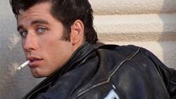 El mejor Santa: John Travolta sorprendió al vestirse de Viejito Pascuero en un comercial