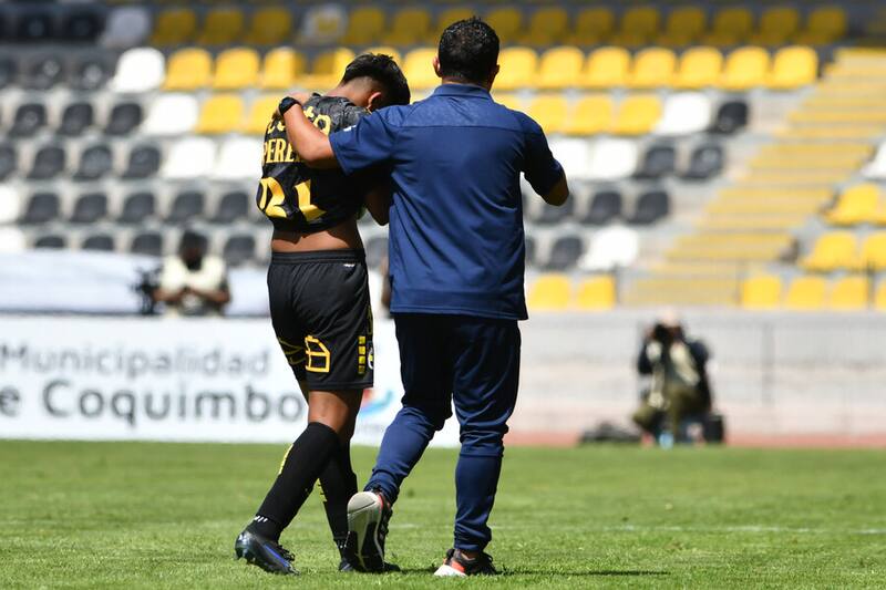 Dixon Pereira estará tres meses fuera del campo de juego. Foto: Aton.