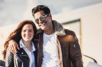 "Demasiado guapo": Hija de Cristián de la Fuente, Laura, elogió a su padre que animaba el Miss Universo 2021