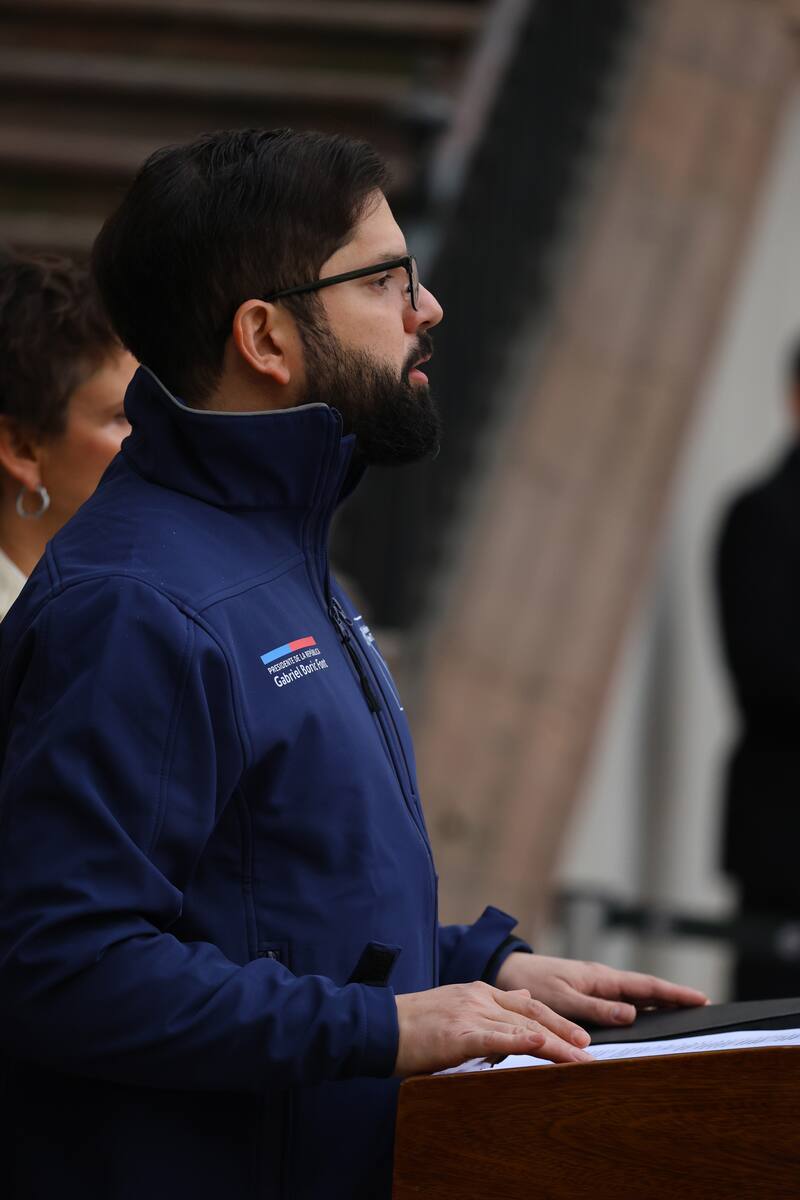 Gabriel Boric hizo el anuncio en un punto de prensa. Créditos: Aton.