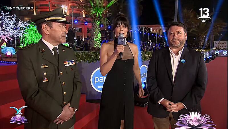 La rostro de Canal 13 deslumbró con su look.