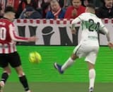 VIDEO | Lucas Cepeda definió con un lujo en Elche, el árbitro lo terminó castigando y los hinchas explotaron