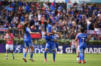 DT de la U femenina reveló cómo le traspasa la mística a sus jugadoras: "Tenemos la obligación"