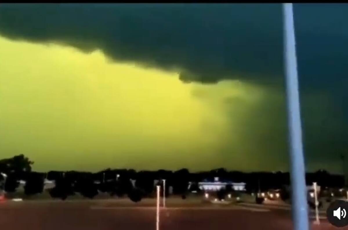 VIDEO | ¡Hermoso! Cielos verdes se apreciaron en Dakota del Sur debido a un evento meteorológico
