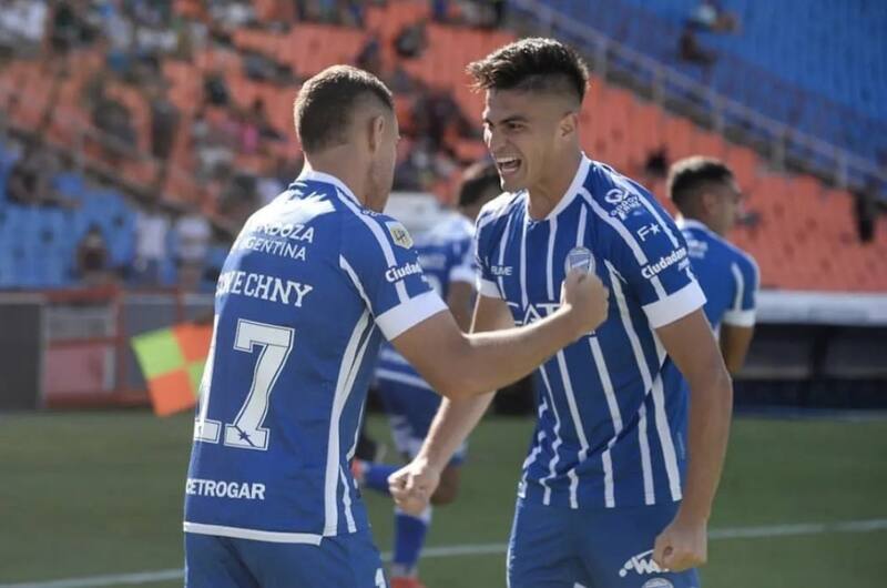 es parte del equipo que ganó el grupo B.