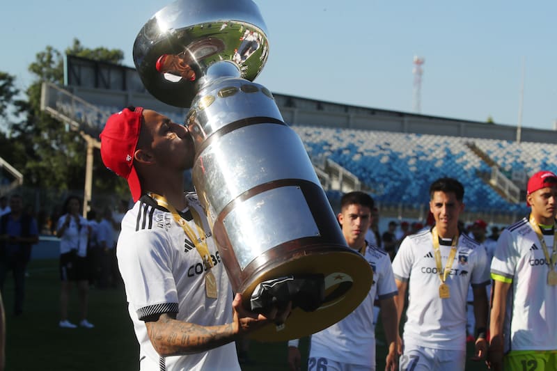 Uno de los hitos televisivos frustrados del año futbolístico: la Supercopa. Terminó jugándose en un estadio vacío y diez meses después de lo programado.