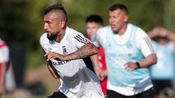 VIDEO | Arturo Vidal calienta motores para el debut: Así prepara Colo Colo el duelo ante Everton