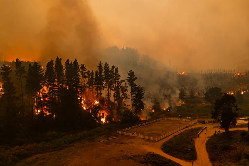 Producto de la catástrofe, ya se reportan 19 personas fallecidas. Créditos: Javier Torres/Aton Chile.