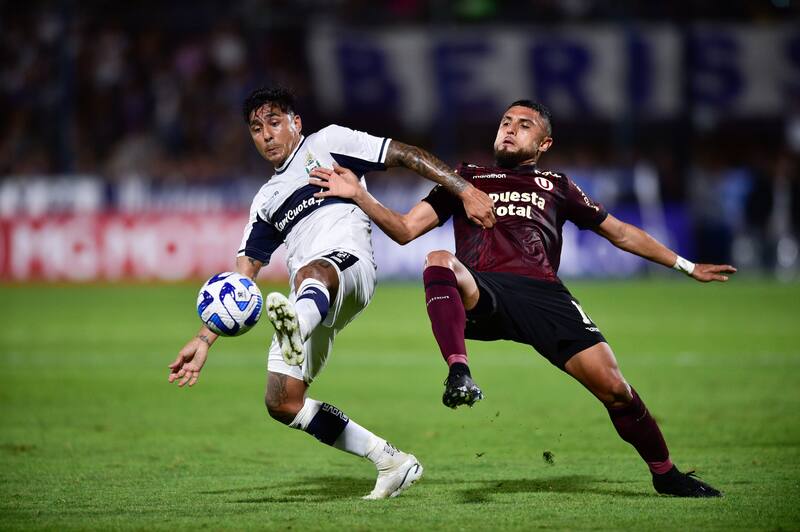 El mediocampista chileno fue titular en el histórico triunfo de la U ante Gimnasia de La Plata.