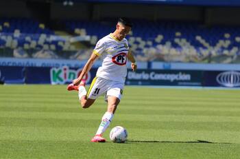Los dos jóvenes laterales del Campeonato Nacional que se ilusionan con un puesto en la Roja