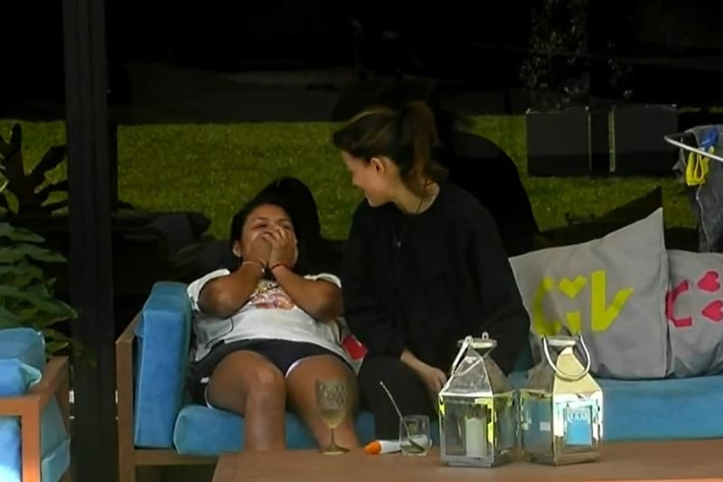 Esta fue la reacción de Vivi luego de que Cony le revelara que había tenido algo con Gonzalo Valenzuela.