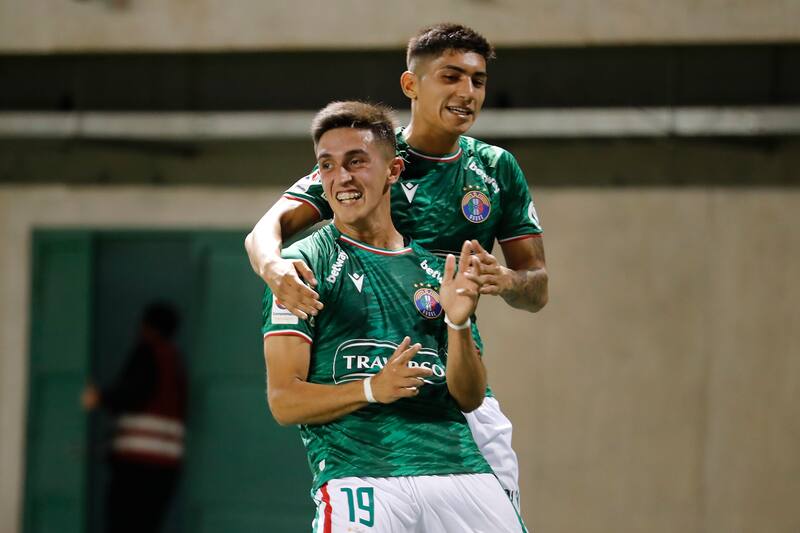 Audax Italiano quiere tener a la hinchada de la U en La Florida. (Foto: Aton)