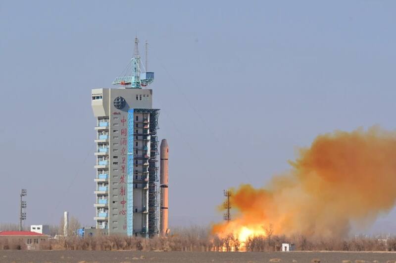 El cohete portador Gran Marcha 2C en el Centro de Lanzamiento de Satélites de Jiuquan
Crédito: Twitter @wulei2020