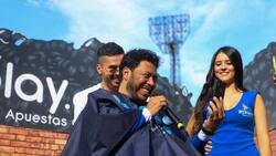 René Higuita pagó su apuesta y mostró su renovado look tras cortarse el pelo