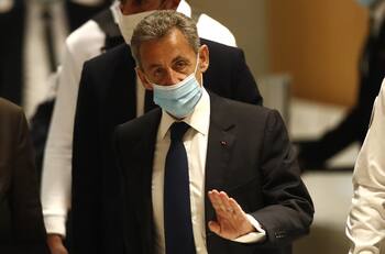 Tribunal condena a 3 años de cárcel al expresidente de Francia, Nicolas Sarkozy, por corrupción