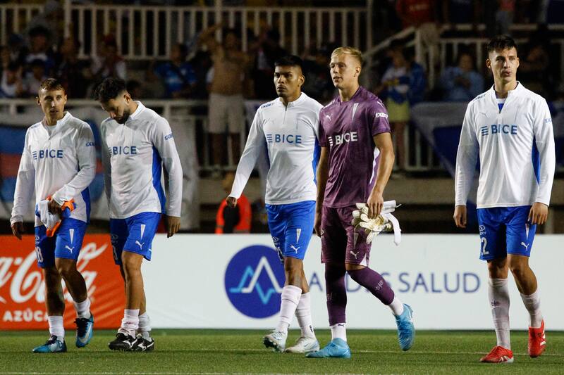 Los Canarios vencieron a los Cruzados por el Grupo D.