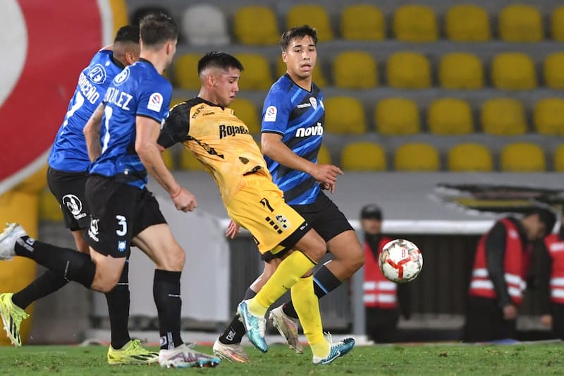 Huachipato recibirá a Coquimbo Unido.