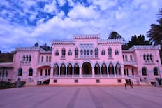 Desde palacios hasta teatros históricos: Los tours gratuitos de Viña del Mar para cerrar el verano