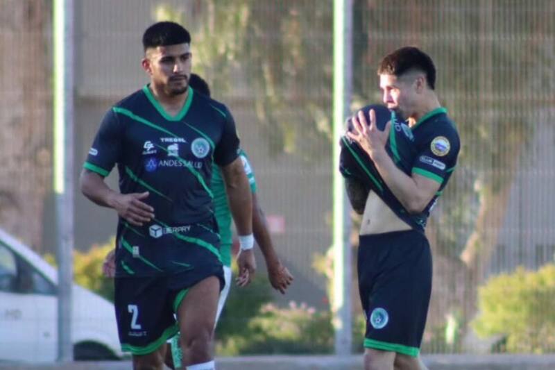 Los Delfines vencieron por 2-4 a Provincial Ovalle.