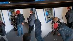 VIDEO | Insólito robo a adulta mayor en cajero automático de San Felipe: Cámaras de seguridad captan el modus operandi de los delincuentes