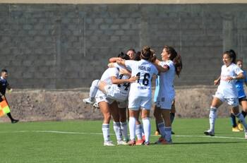 VIDEO: El golazo de María José Urrutia en Colo Colo que dejó impresionados a los relatores