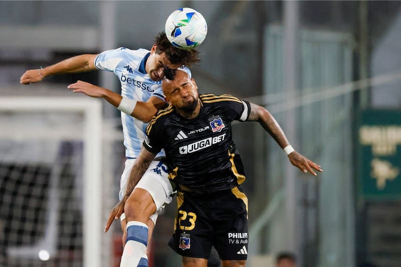 Arturo Vidal, en el partido vs. Racing. Foto: Agencia Aton.