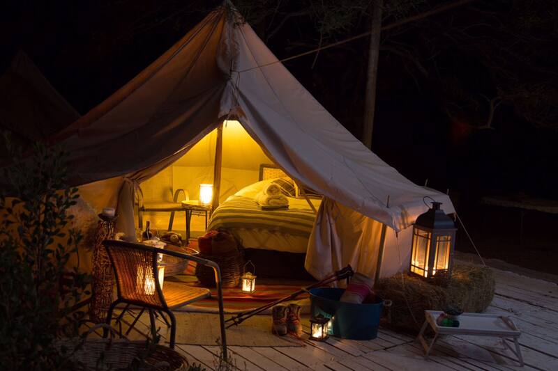 El recinto cuenta con todas las comodidades para ofrecer una experiencia de acampada cómoda y segura en medio de la naturaleza desértica. Créditos: Atacama Loft.