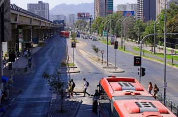 Día del Trabajador: Conoce los desvíos de tránsito en Santiago este lunes 1 de mayo