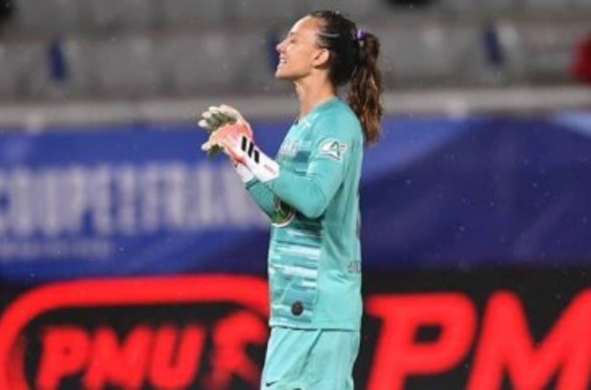El golazo que recibió Christiane Edler en el empate parcial del PSG ante el Arsenal
