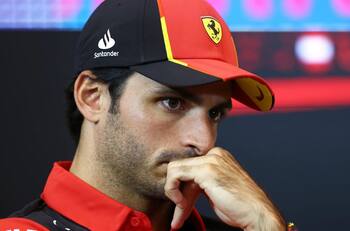 Tensión en Ferrari: Carlos Sainz lanza advertencia luego de no recibir el mismo trato que Charles Leclerc