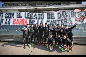 De canterano a canterano: Bryan Soto y Joan Cruz lanzaron sus arengas a juveniles de Colo Colo