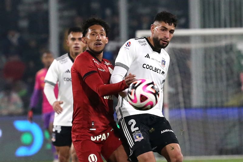 Jeyson Rojas con la camiseta de Colo Colo. Foto: Agencia Aton