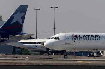 Pasajeros estudian demandar a Latam por grave incidente en vuelo Sídney-Santiago