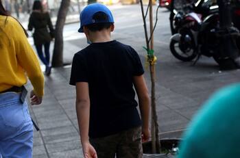 Bullying escolar: Niño de 10 años acusa que sus compañeros lo han ahorcado y pateado en el suelo