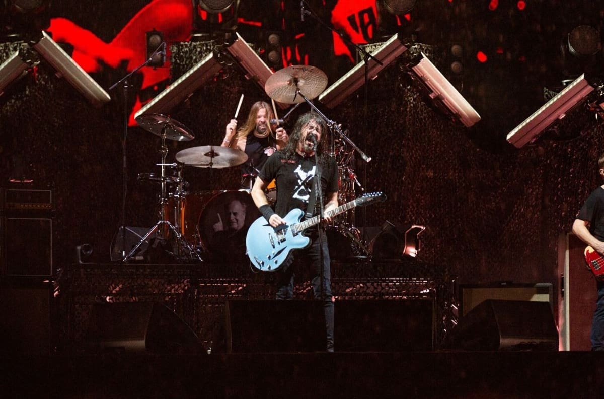 Con Dave Grohl sin contener sus lágrmas: Foo Fighters volvió a Los Angeles tras el fallecimiento de Taylor Hawkins