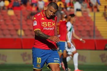 Unión Española trata de “cabrón” a Emiliano Vecchio: esposa desclasificó pésimo trato del club