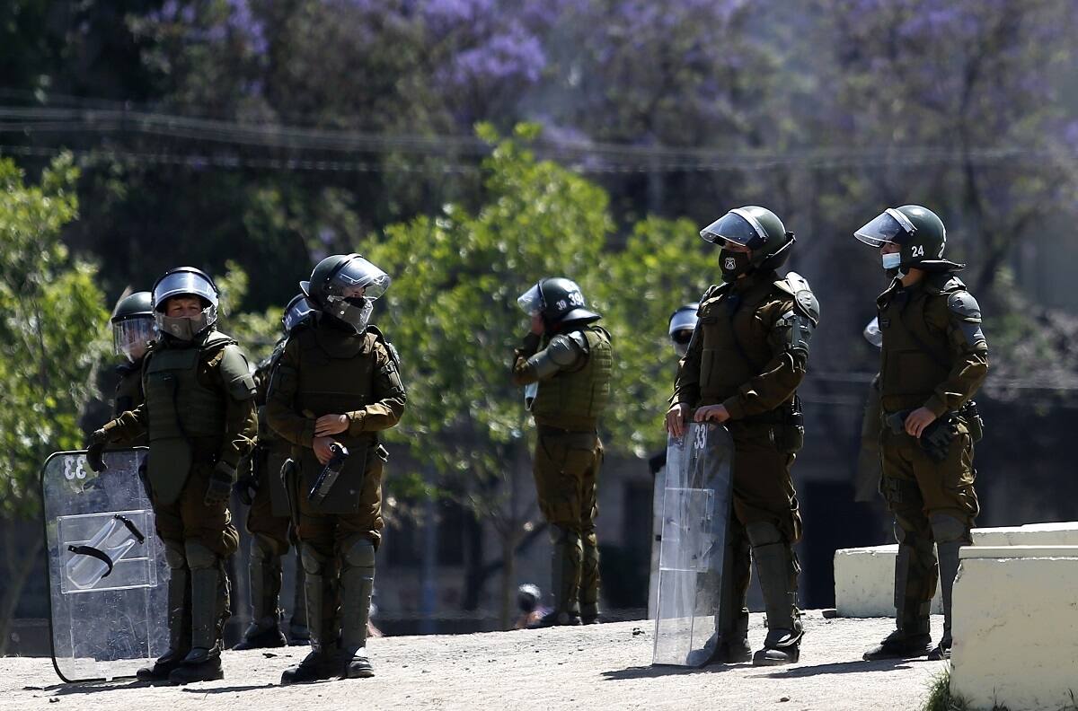 Gobierno anuncia cambios en Carabineros: un año más de estudio y nuevos protocolos en manifestaciones