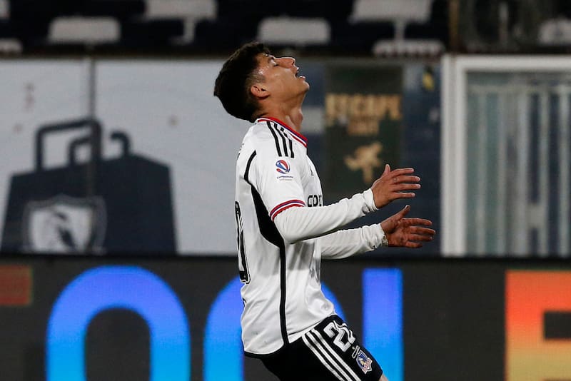 El delantero en su paso por Colo Colo. Foto: Agencia Aton