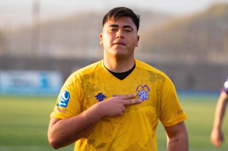 El arquero que pertenece a Colo Colo se lució en partido amistoso de San Antonio Unido.