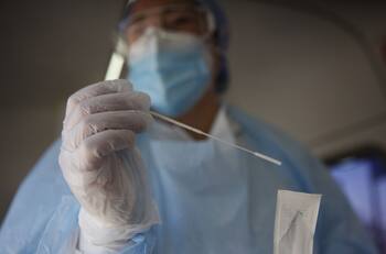 Balance Covid-19: Revisa cuántos casos nuevos de coronavirus y fallecidos reportó el Minsal este viernes 21 de octubre