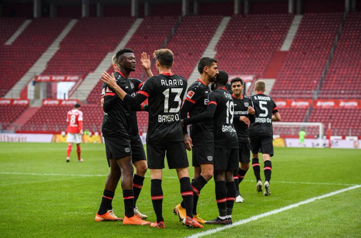 Charles Aránguiz jugó 45 minutos en la victoria del Bayer Leverkusen por la cuenta mínima