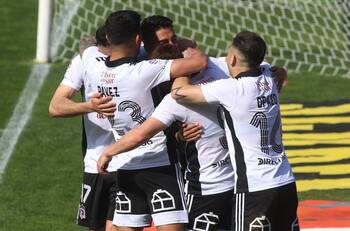 Casi listo: el canterano que Colo Colo priorizó para renovar su contrato por recomendación de Gustavo Quinteros