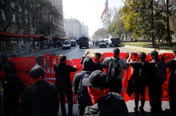 VIDEO | Se registra masiva marcha de estudiantes en la Alameda en dirección a La Moneda