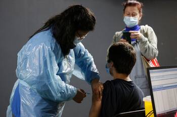 Dosis de refuerzo: Minsal informa que se sumarán al proceso vacunados con Pfizer, AstraZeneca y CanSino