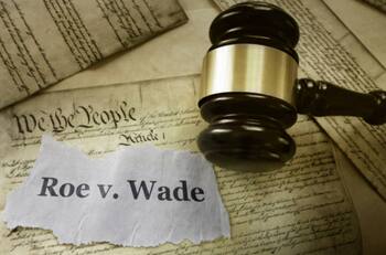 Aborto en EE.UU: ¿Qué implica la decisión de la Corte Suprema de anular la sentencia que lo hizo legal?