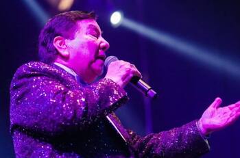 “Queremos que se vaya con una fiesta”: Confirman bandas y música en vivo en el velorio de Tommy Rey en el Teatro Caupolicán