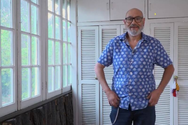 Conserva un preciado recuerdo de su madre.